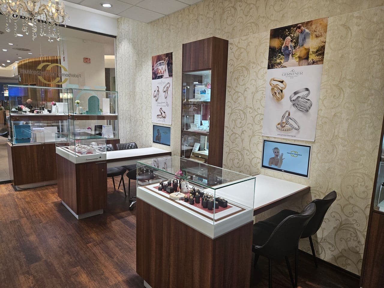 Wirz Uhren & Schmuck – Foto 3