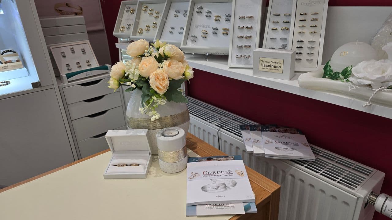 Cordes Uhren -Schmuck-Trauringe– Sande – Foto 3