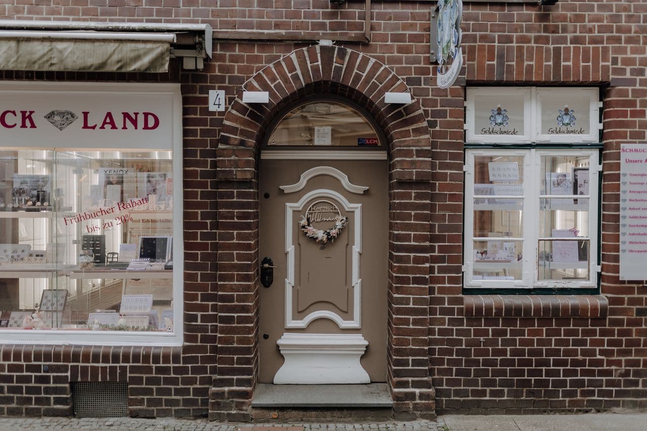 Schmuck Land