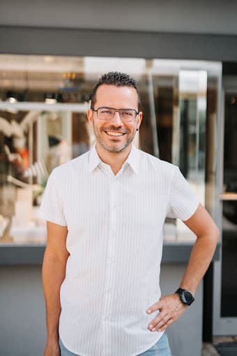 Heuser GmbH - Uhren Schmuck Optik – Foto 3
